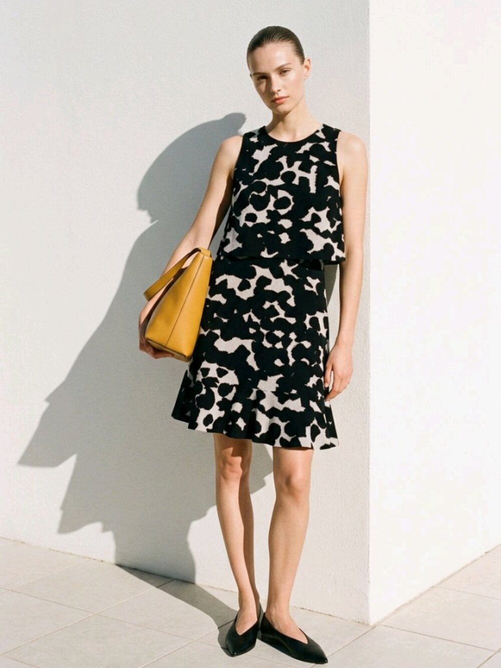 Banana Republic Popover Print Dress Size 6 Black and Tan EUC